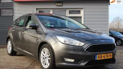 Grijs Occasion 2017 Ford Focus Hatchback | € 8.900 (Eerlijke prijs)