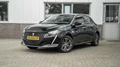 Zwart Gebruikt 2021 Peugeot e-208 Allure Hatchback | € 14.650 (Goede deal)
