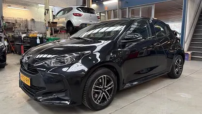 Occasion Toyota Yaris Hybrid Active 2022 Zwart (metallic) Hatchback