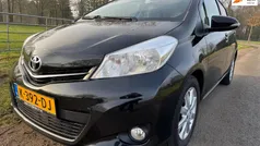 Zwart Gebruikt 2014 Toyota Yaris Hatchback | € 9.650 (Eerlijke prijs)