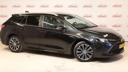Zwart Occasion 2020 Toyota Corolla Business Edition Stationwagen | € 22.845 (Eerlijke prijs)