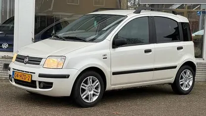 Occasion 2009 Fiat Panda Emotion Hatchback | € 2.945 (Eerlijke prijs)