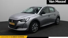 Grijs Gebruikt 2022 Peugeot e-208 Active Hatchback | € 19.400 (Eerlijke prijs)