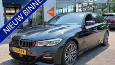 Zwart, metallic lak Gebruikt 2021 BMW 320 Executive Stationwagen | € 33.950 (Eerlijke prijs)