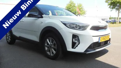 Wit Occasion 2021 Kia Stonic SUV | € 15.950 (Goede deal)