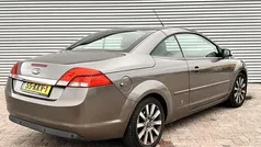 Bruin, metallic lak Gebruikt 2010 Ford Focus Cabriolet Trend Cabriolet | € 3.448 (Super prijs)