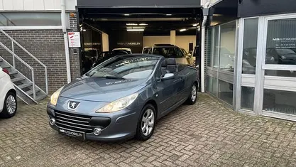 Grijs (metallic) Occasion 2006 Peugeot 307 CC Cabriolet | € 2.499 (Eerlijke prijs)