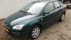 Kelpgreen metallic (donker groen metallic) Gebruikt 2006 Ford Focus Sedan | € 4.950 (Duur)