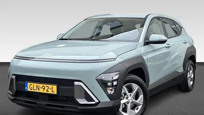 Mirage green (licht groen) Gebruikt 2024 Hyundai Kona Comfort SUV | € 28.430 (Eerlijke prijs)