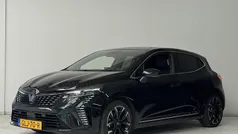 Zwart Gebruikt 2024 Renault Clio V Techno Hatchback | € 24.695 (Eerlijke prijs)