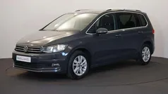 Grijs Gebruikt 2023 VW Touran Highline MPV | € 33.990 (Eerlijke prijs)