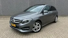 Grijs Gebruikt 2017 Mercedes B220 Prestige MPV | € 21.250 (Eerlijke prijs)