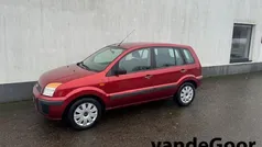 Rood Gebruikt 2008 Ford Fusion Cool & Sound Edition MPV | € 3.450 (Eerlijke prijs)
