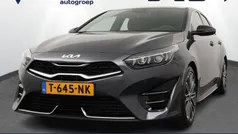 Grijs, metallic lak Gebruikt 2023 Kia ProCeed 2 Hatchback | € 33.450 (Eerlijke prijs)