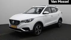 Wit Gebruikt 2021 MG ZS Luxury Sedan | € 16.995 (Eerlijke prijs)