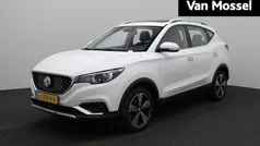 Wit Gebruikt 2021 MG ZS Luxury Sedan | € 16.495 (Eerlijke prijs)