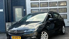 Zwart Gebruikt 2016 Opel Astra Business Hatchback | € 8.495 (Eerlijke prijs)