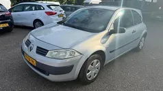 Gebruikt 2004 Renault Mégane II Dynamique Hatchback | € 850 (Eerlijke prijs)