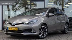 Gebruikt 2016 Toyota Auris Hybrid Executive Hatchback | € 15.995 (Eerlijke prijs)