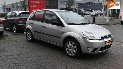 Occasion 2004 Ford Fiesta Ghia Hatchback | € 1.500 (Super prijs)