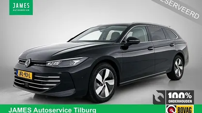 Zwart Gebruikt 2024 VW Passat Business Stationwagen | € 32.140 (Eerlijke prijs)