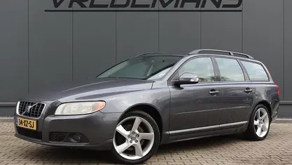 Grijs Occasion 2007 Volvo V70 Momentum Stationwagen | € 2.950 (Eerlijke prijs)