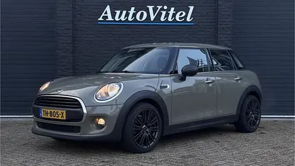 Gebruikt 2018 Mini ONE Salt Hatchback | € 12.945 (Eerlijke prijs)