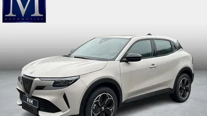 Grijs Occasion 2025 Alfa Romeo Junior SUV | € 29.899 (Goede deal)