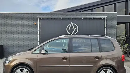 Bruin Occasion 2013 VW Touran Highline MPV | € 9.999 (Eerlijke prijs)