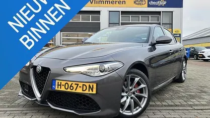 Grijs Gebruikt 2020 Alfa Romeo Giulia Super Sedan | € 24.500 (Goede deal)