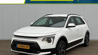 Wit Occasion 2023 Kia Niro SUV | € 27.845 (Goede deal)