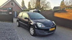 Zwart, metallic lak Gebruikt 2007 Ford Fiesta Style Hatchback | € 1.945 (Eerlijke prijs)
