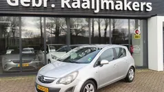 Grijs, metallic lak Gebruikt 2013 Opel Corsa Design Edition Hatchback | € 2.450 (Eerlijke prijs)