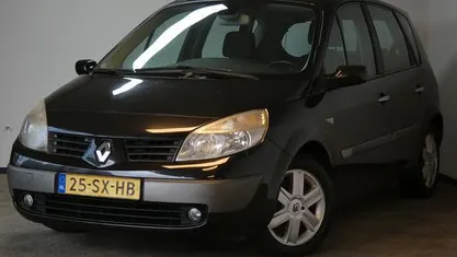 Zwart Occasion 2006 Renault Scénic II Luxe MPV | € 1.250 (Eerlijke prijs)