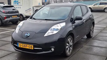 Zwart Gebruikt 2013 Nissan Leaf Base Hatchback | € 5.500 (Eerlijke prijs)