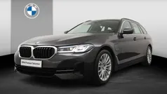 Grijs Gebruikt 2022 BMW 520 Comfort Edition Stationwagen | € 36.450 (Super prijs)