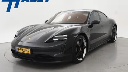 Zwart Gebruikt 2021 Porsche Taycan 4S Performance Package Sedan | € 58.950 (Eerlijke prijs)