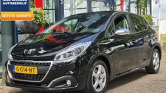 Zwart Gebruikt 2019 Peugeot 208 Signature Sky Hatchback | € 10.890 (Goede deal)