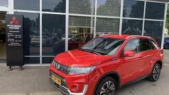 Rood Gebruikt 2022 Suzuki Vitara Style SUV | € 24.845 (Eerlijke prijs)