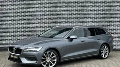 Grijs Gebruikt 2019 Volvo V60 Momentum Stationwagen | € 27.694 (Eerlijke prijs)