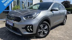 Grijs, metallic lak Gebruikt 2022 Kia Niro SUV | € 27.500 (Goede deal)