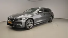 Grijs Gebruikt 2020 BMW 320 Executive Stationwagen | € 28.900 (Goede deal)