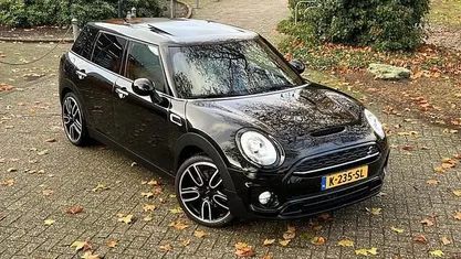 Zwart Occasion 2018 Mini Cooper S Clubman Stationwagen | € 19.950 (Eerlijke prijs)