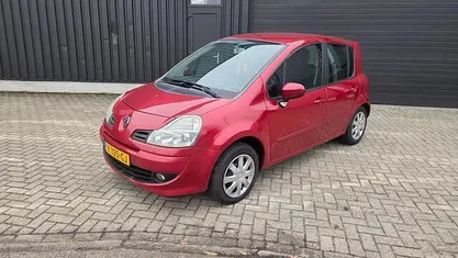 Occasion Renault Modus Dynamique 103 PK (75 kW) 2011 Rood MPV