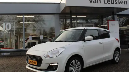 Wit Occasion 2019 Suzuki Swift Hatchback | € 10.900 (Eerlijke prijs)