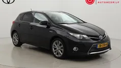 Zwart Gebruikt 2014 Toyota Auris Hybrid Executive Hatchback | € 10.999 (Eerlijke prijs)