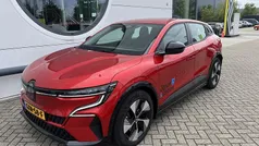 Rouge flamme nnp Nieuw 2024 Renault Mégane Equilibre Hatchback | € 35.440 (Super prijs)