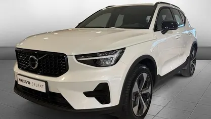 Wit Gebruikt 2025 Volvo XC40 Plus SUV | € 42.950 (Eerlijke prijs)