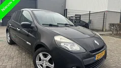 Zwart Gebruikt 2011 Renault Clio II Collection Hatchback | € 2.799 (Eerlijke prijs)