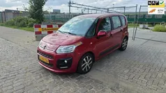 Rood, metallic lak Gebruikt 2014 Citroën C3 Picasso Tendance MPV | € 4.450 (Eerlijke prijs)